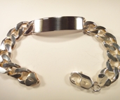 Silver armband med gravyr platta